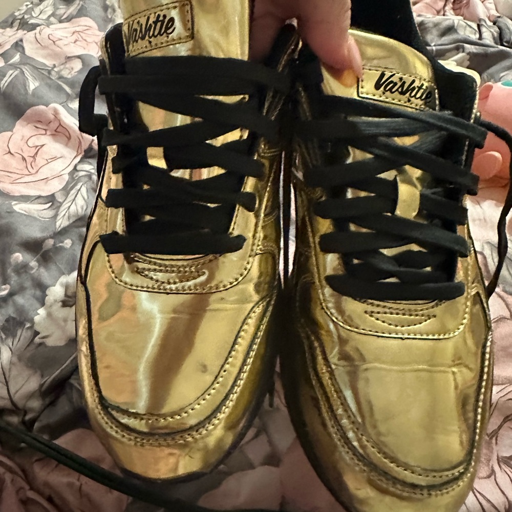 Puma vashtie gold and black